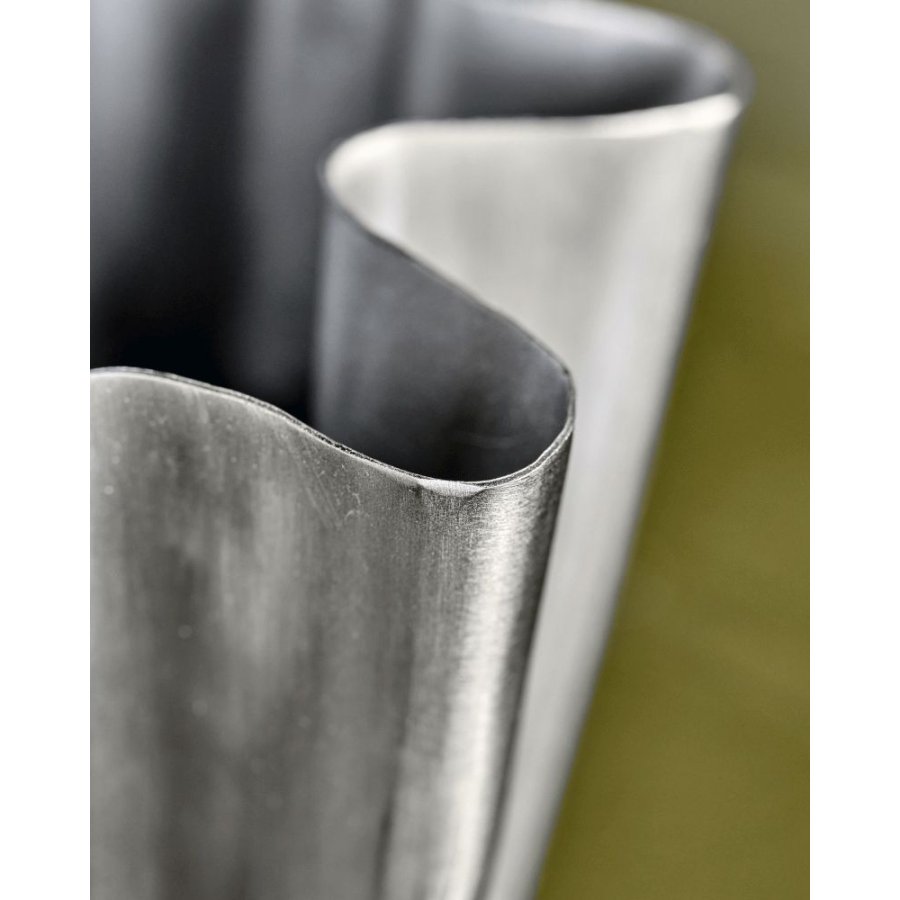 House Doctor Flood Vase H13 cm, Gebürstetes Silberfinish