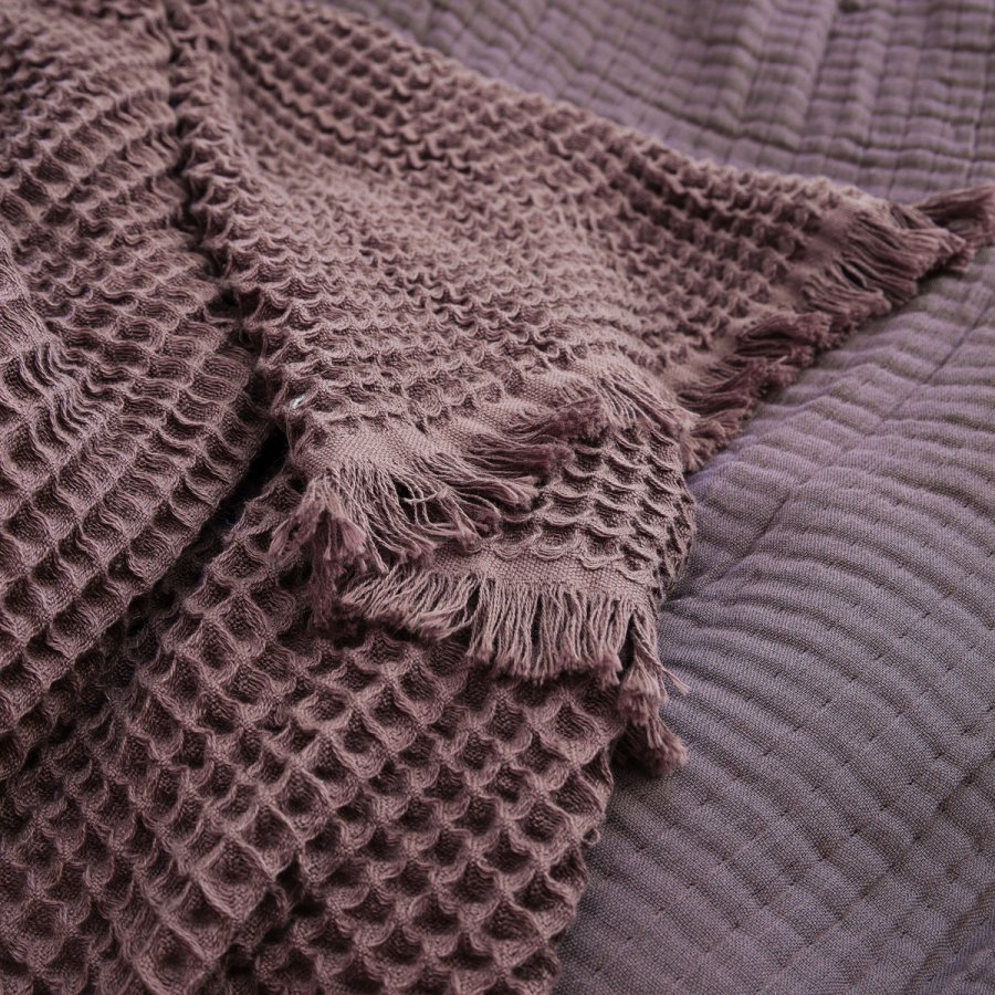 House Doctor Plaid Aubergine, 170x120 cm.