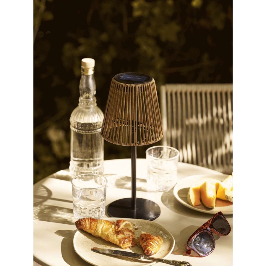 House Nordic Salford Solar Tr�dl�s Bordlampe LED H30,5 cm, Polyrattan