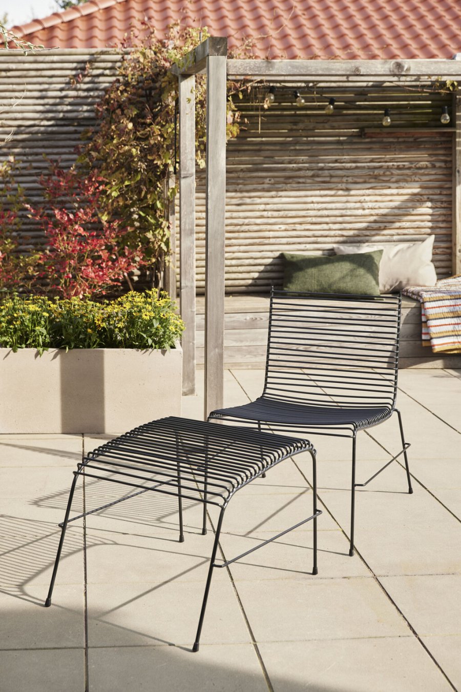 H&uuml;bsch String Fodskammel H42 cm, Sort