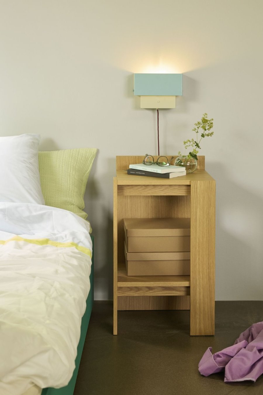 Hübsch Merge Nachttisch H70 cm, Eichenfurnier