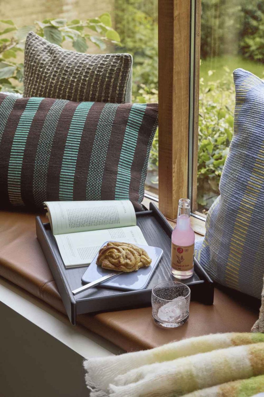 H�bsch Less Bakke 42x33 cm, Sort