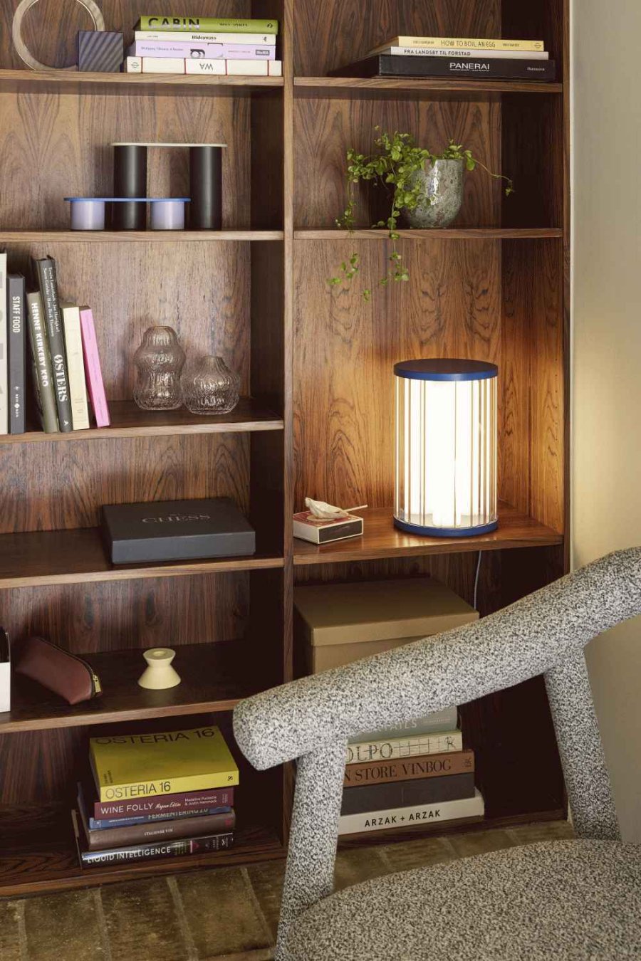 H&uuml;bsch Aru Tischleuchte H30 cm, Blau