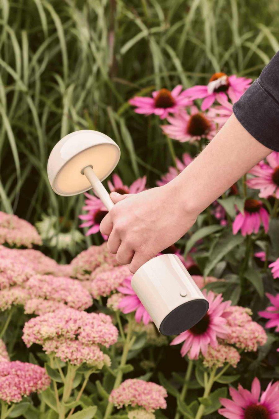 H&uuml;bsch Taten Tr�dl�s Bordlampe H30 cm, Sand