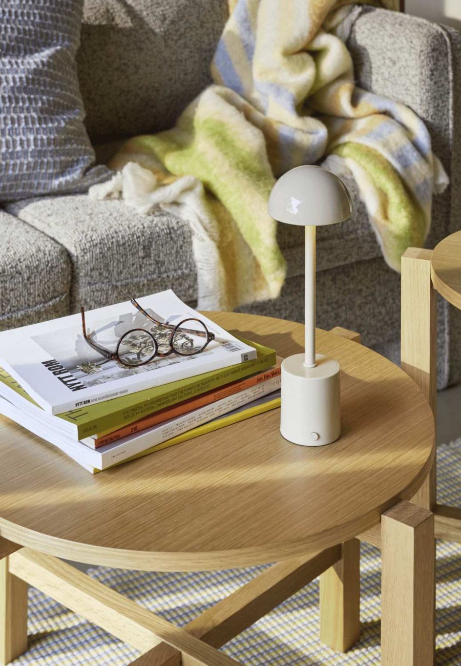 H&uuml;bsch Taten Tr�dl�s Bordlampe H30 cm, Sand