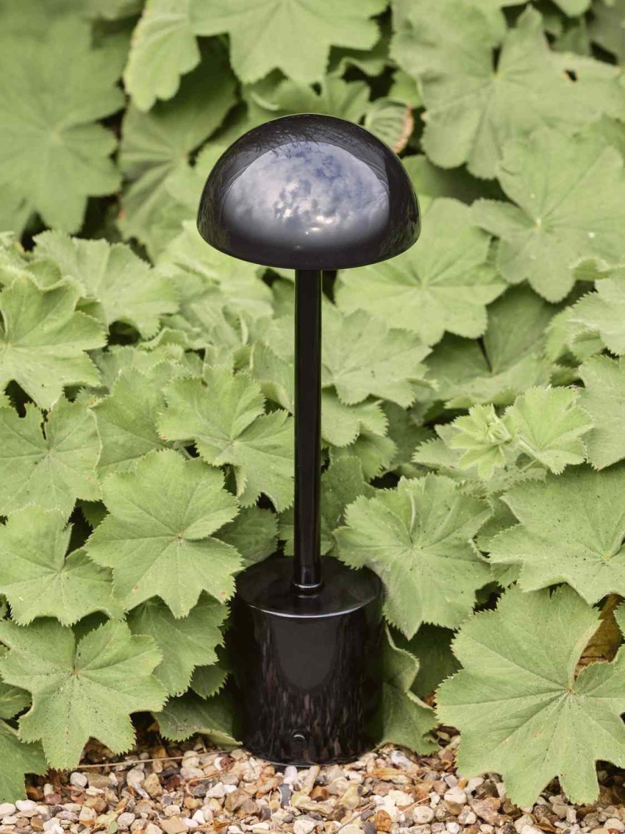 H&uuml;bsch Taten Tr�dl�s Bordlampe H30 cm, Sort