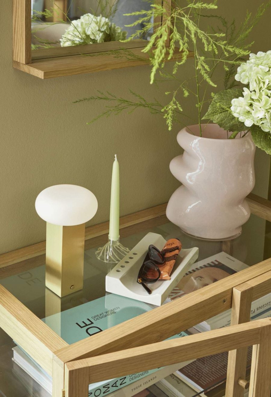 H&uuml;bsch Low Tr�dl�s Bordlampe H20 cm, Messing