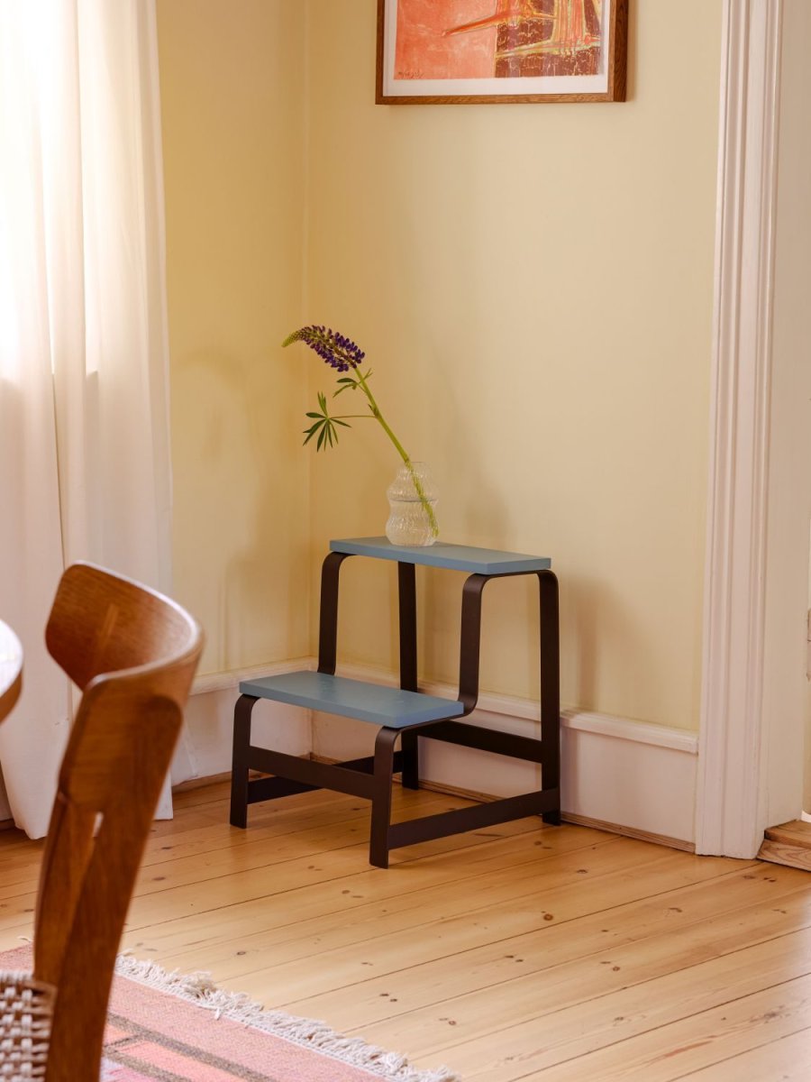 H&uuml;bsch Step Skammel H49 cm, Bl�/Brun