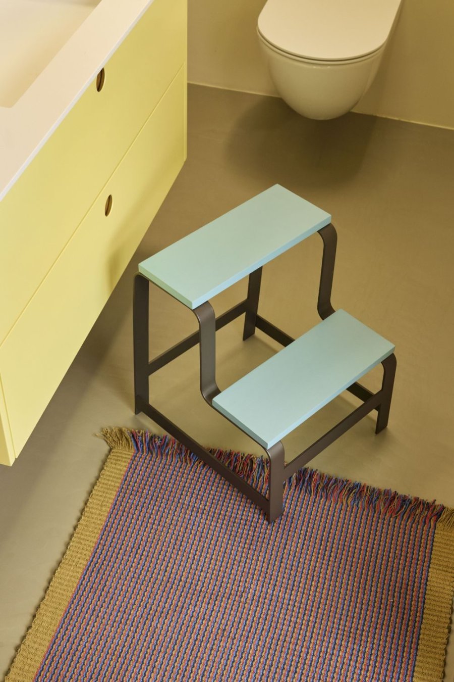 H&uuml;bsch Step Skammel H49 cm, Bl�/Brun