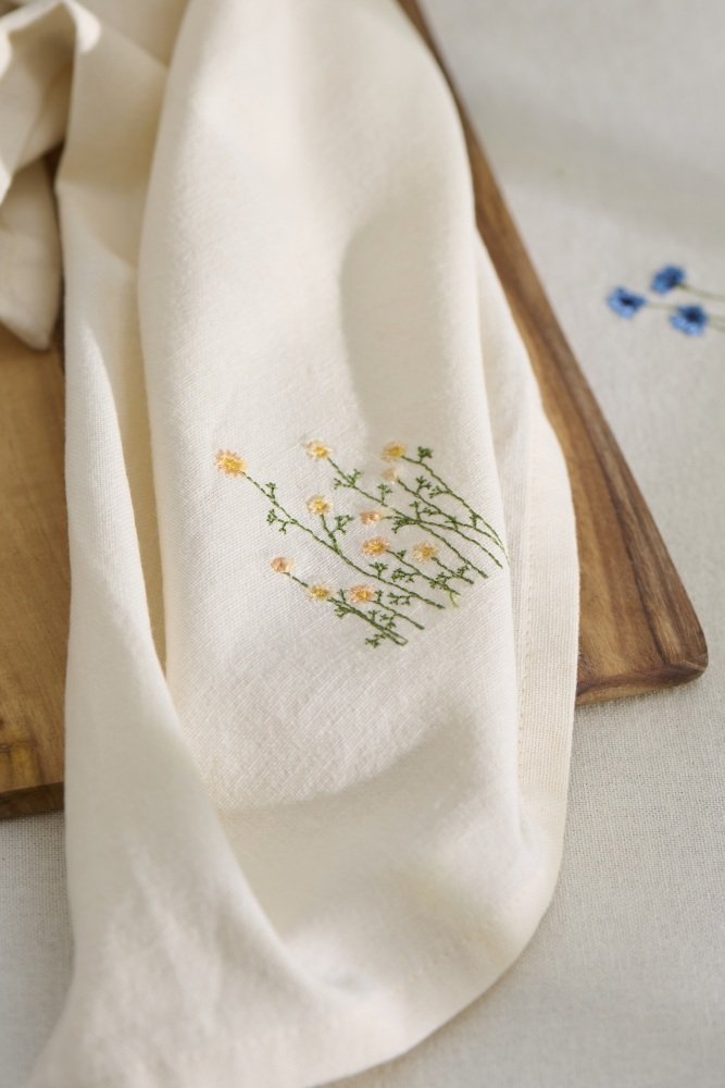 Ib Laursen Flora Stofserviet Gule Smrblomster 40x40 cm, Butter Cream