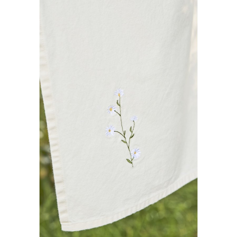 Ib Laursen Flora Viskestykke Hvide Margueritter 50x70 cm, Butter Cream