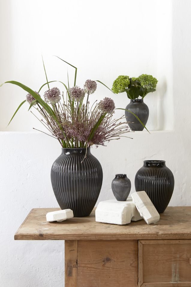 Knabstrup Vase mit Rillen H27 cm, Schwarz