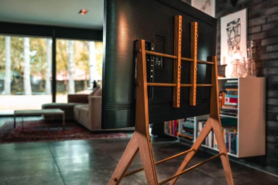 Kristian Juul Kaya TV-stander H116 cm, Valnd/Messing