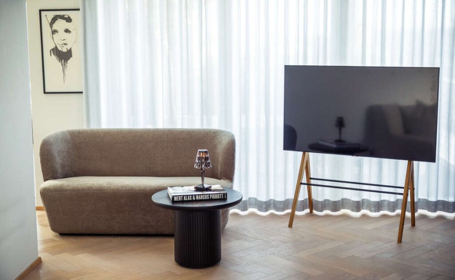 Kristian Juul Kaya TV-stander H116 cm, Valnd/Sort