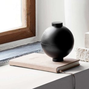 Kristina Dam Studio Krukke m. Låg H15 cm, Sort Eg
