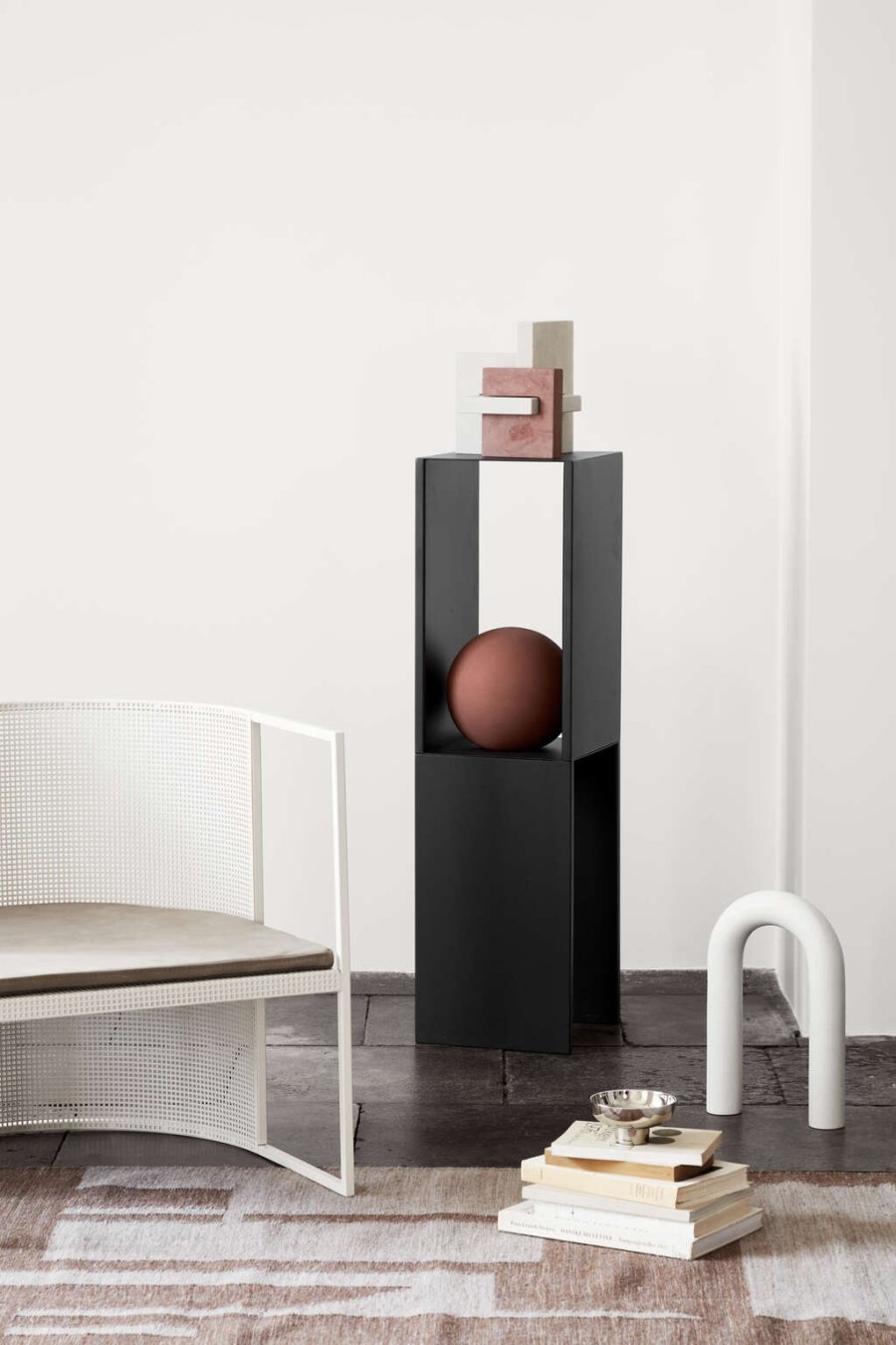 Kristina Dam Studio Pedestal H102 cm, Schwarz