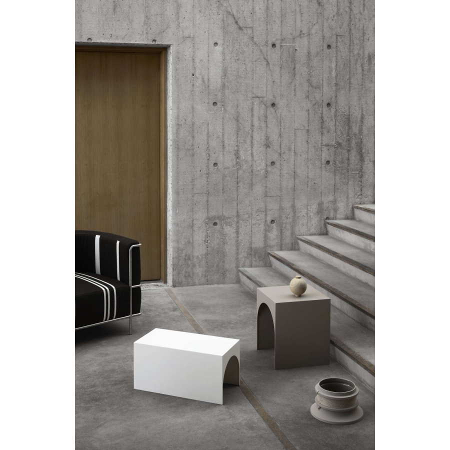 Kristina Dam Studio Arch Tisch H30 cm, Beige