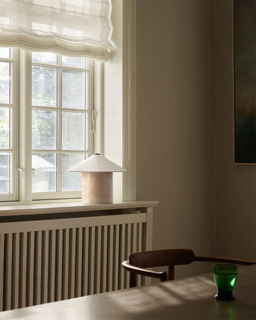 LYFA FUTÉ 350 Bordlampe H35 cm, Creme