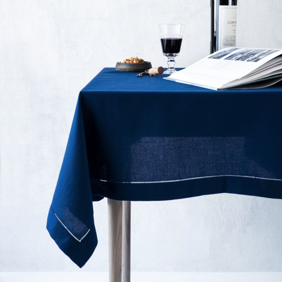 Langkilde & Sn Tischdecke mit Lochstickerei 140x240 cm, Blau