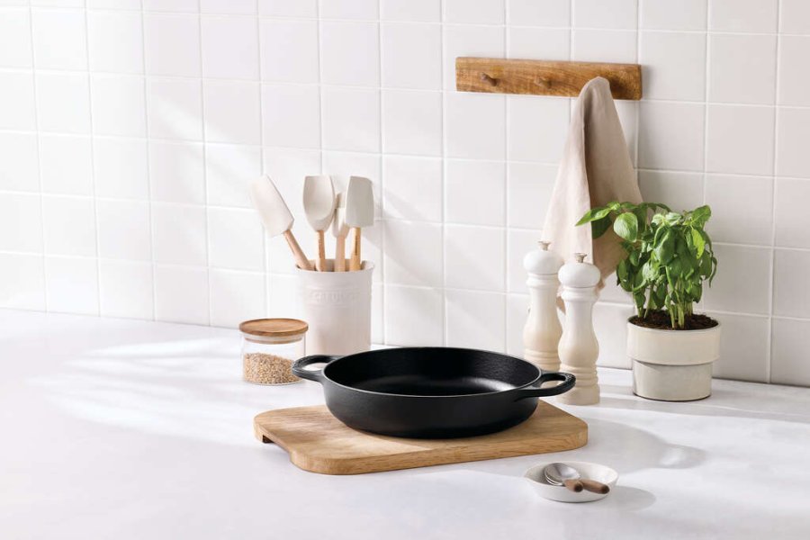 Le Creuset Signature Everyday Pan 28 cm, Mat Sort