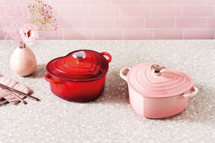 Le Creuset Heart Gryde m. Hjerteformet Knop 20 cm/1,9 L, Shell Pink