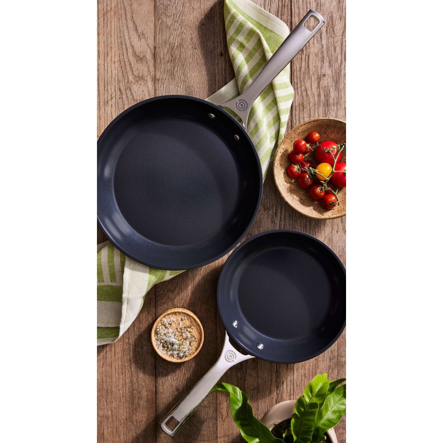 Le Creuset Essential Stegepande m. Keramisk Belgning 2 stk. 20/26 cm, Sort