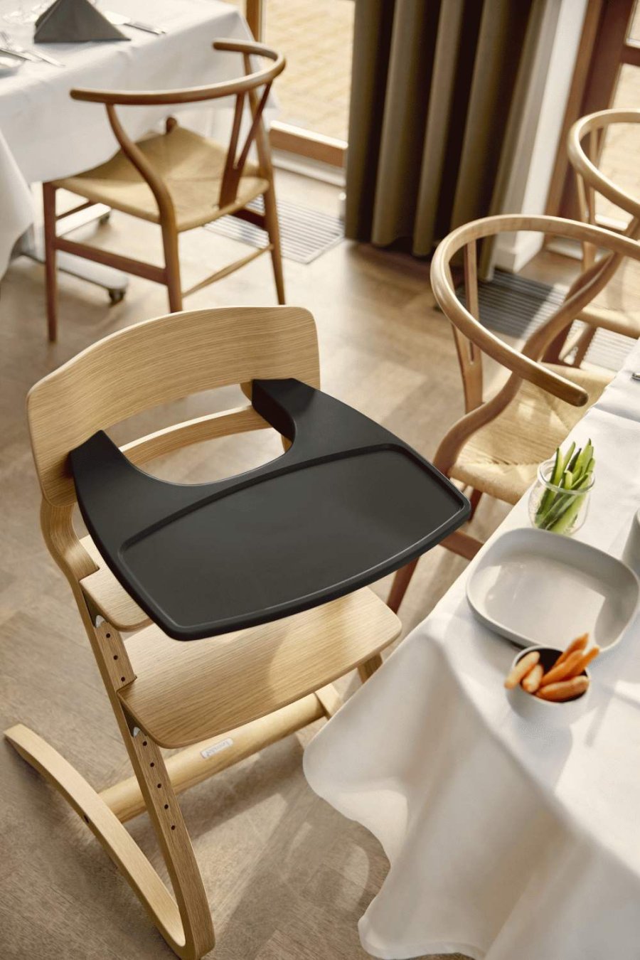 Leander Bakke til H�jstol, Sort