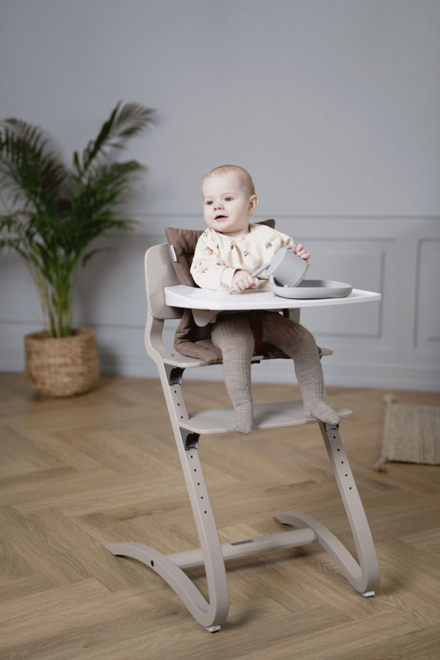 Leander Bakke til H�jstol, Hvid