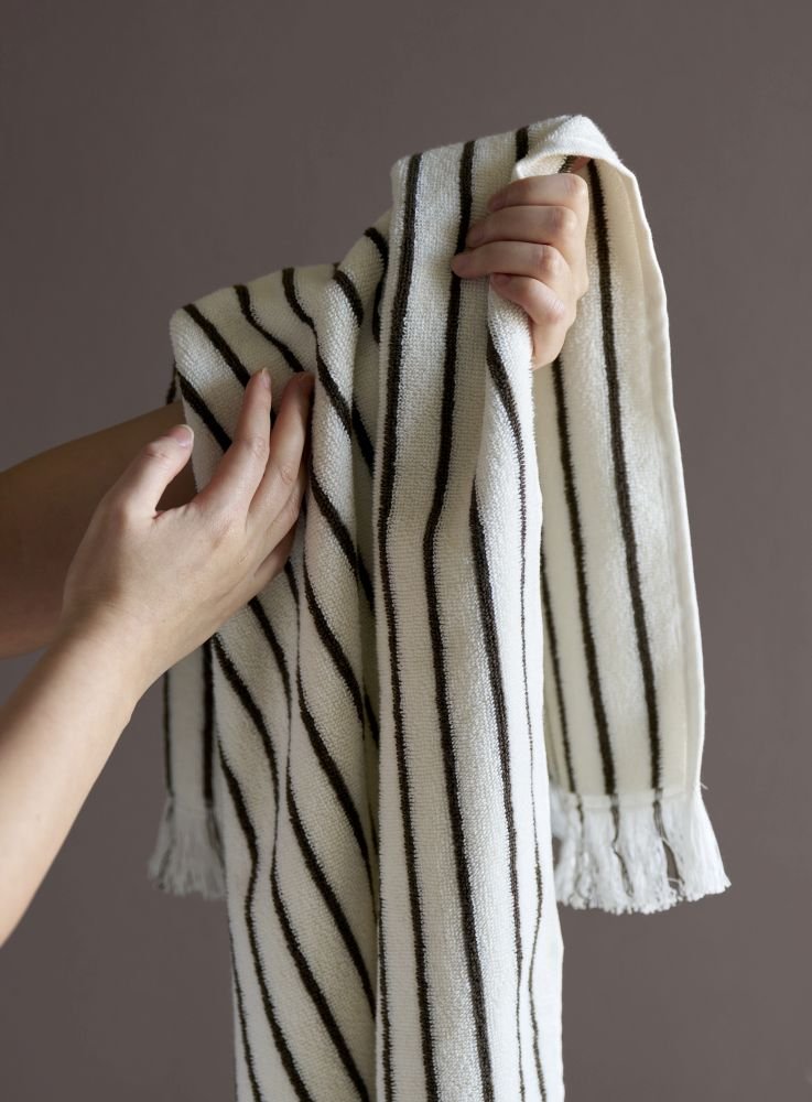 Lene Bjerre Ayane Stripe H�ndkl�de 30x50 cm, Linen/Brun