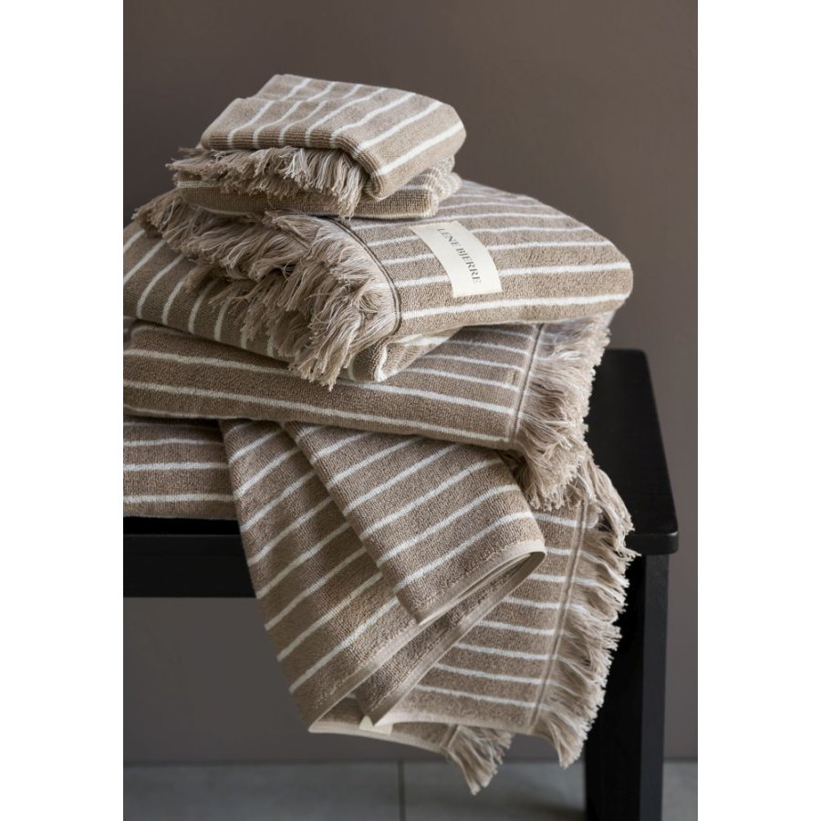 Lene Bjerre Ayane Stripe Badehandtuch 70x140 cm, Beige
