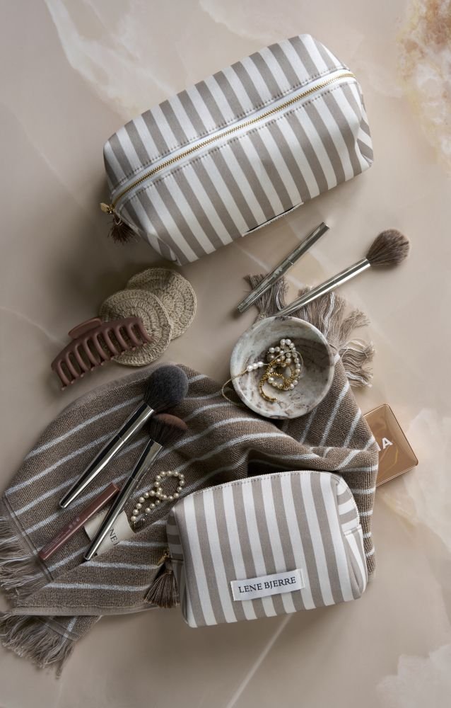 Lene Bjerre Ayille Stripe Kosmetikpung 9x18 cm, Hvid/Linen