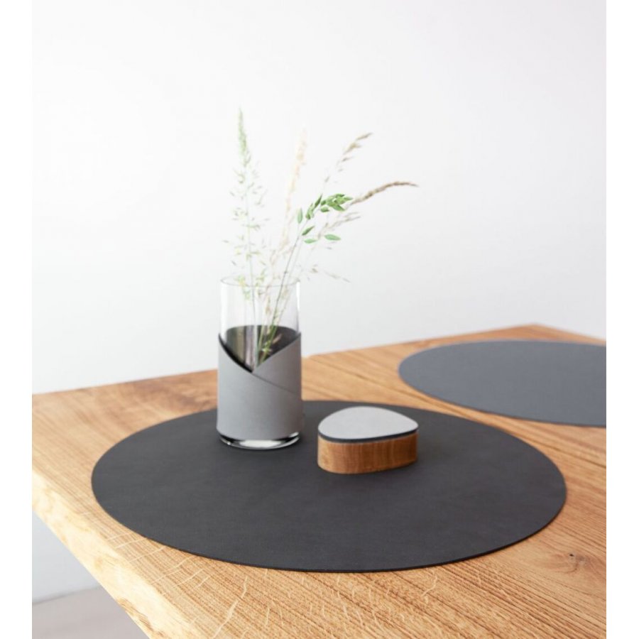 Lind DNA Circle Double Dkkeserviet XL, Nupo Mrkebl/Sort