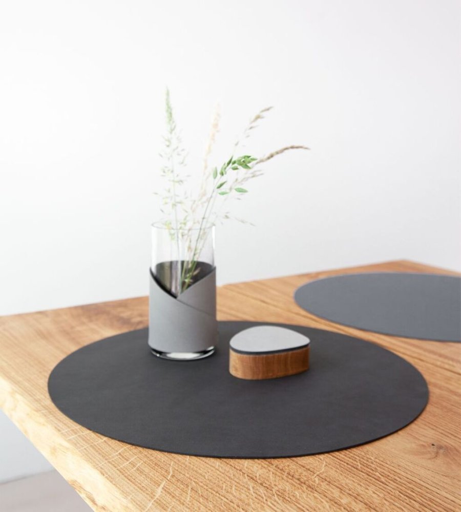 Lind DNA Circle Double Dkkeserviet XL, Nupo Mrkebl/Sort