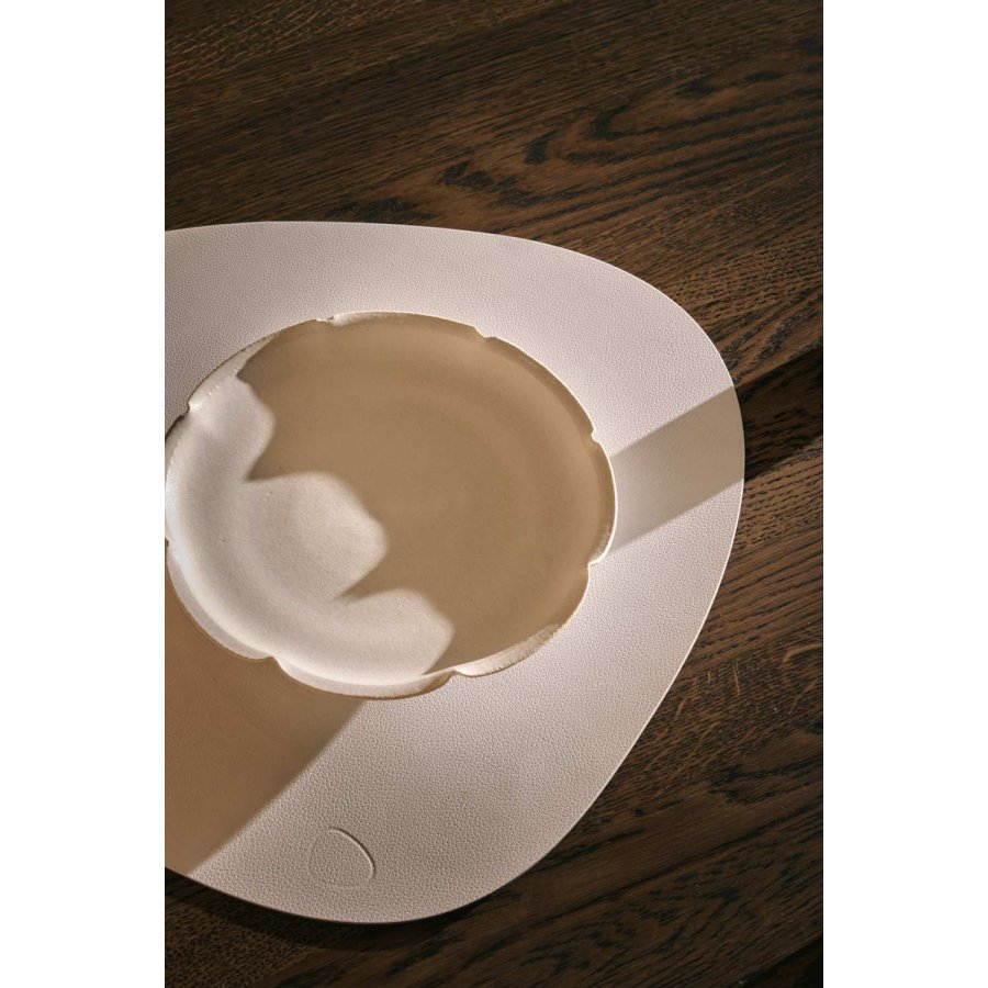 LIND DNA Curve Recycled L�der D�kkeserviet 37x44 cm, Nupo Pure White