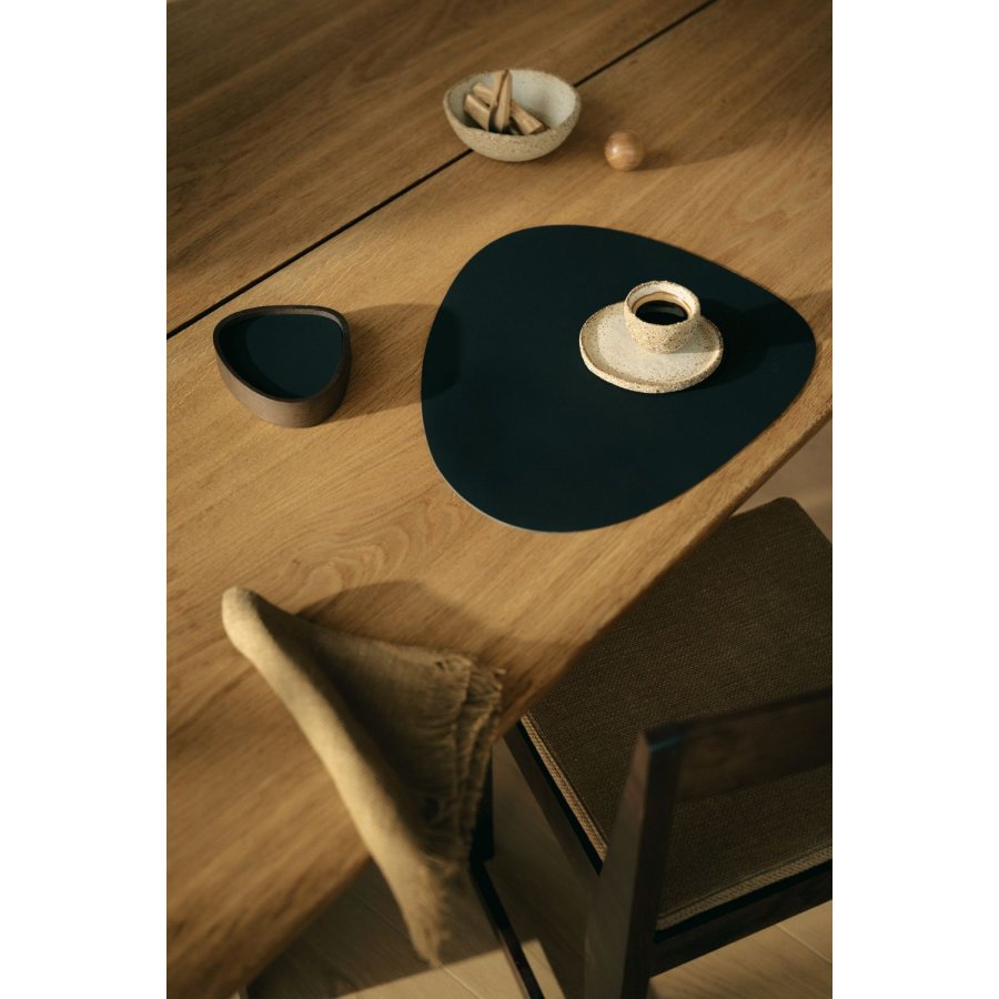 LIND DNA Curve Recycled Leder Glasuntersetzer 11x13 cm, Nupo Schwarze Tinte