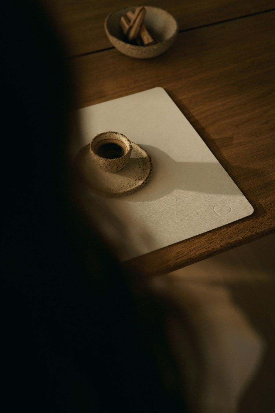 LIND DNA Square Recycled L�der D�kkeserviet 35x45 cm, Nupo Pure White