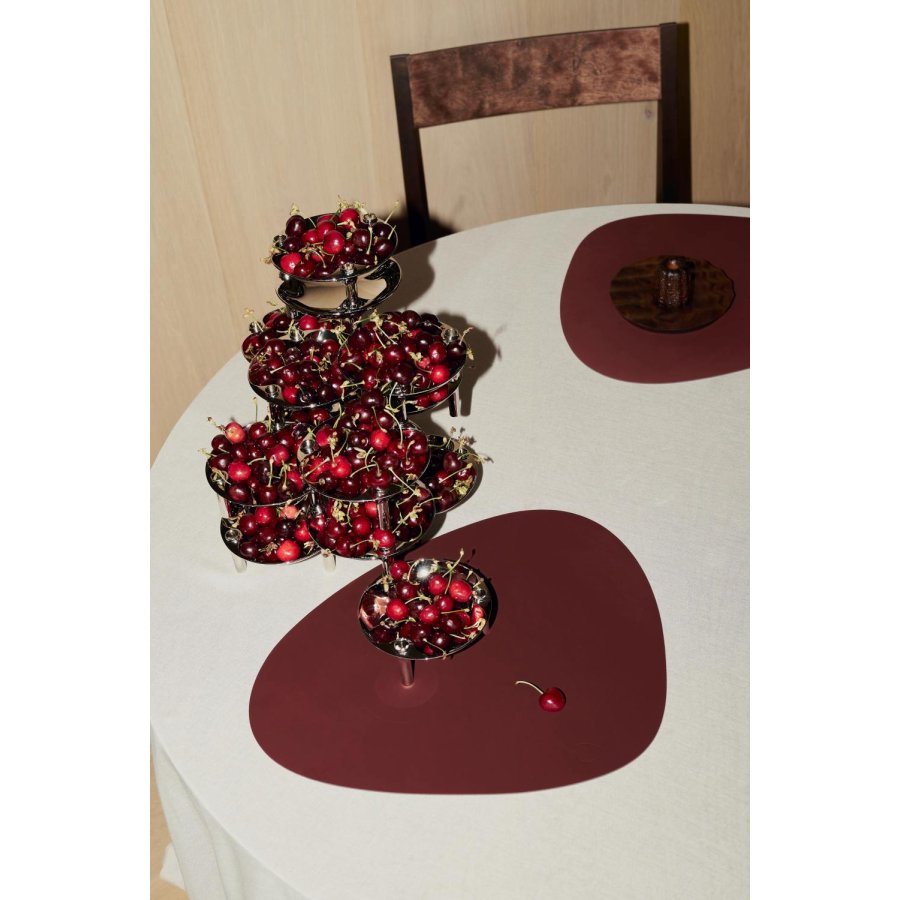 LIND DNA Curve Recycled Leder Tischset 37x44 cm, Nupo Burgundy