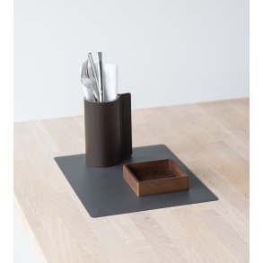 LIND DNA Square Recycled Læder Dækkeserviet 26,5x34 cm Serene Antracit