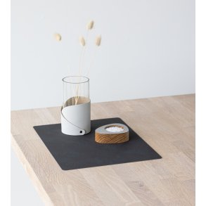 LIND DNA Square Recycled Læder Dækkeserviet 26,5x34,5 cm Nupo Sort