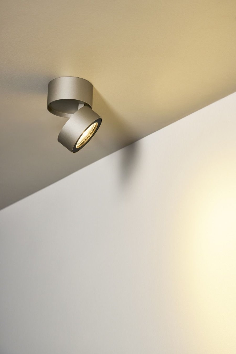 LOOM Design Ray Loft/V�gspot LED �9,3 cm, Ivory Guld
