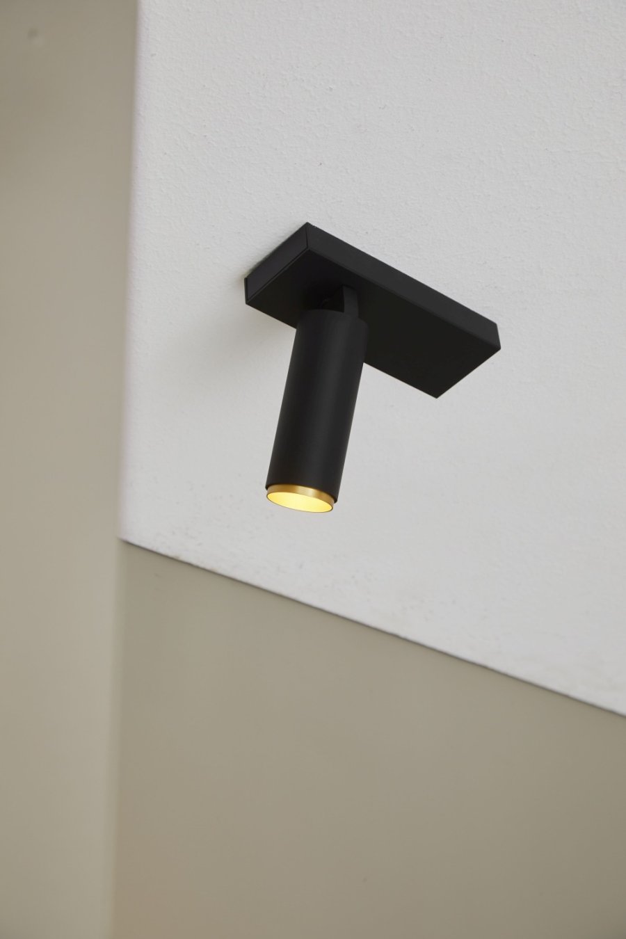 LOOM Design X-Beam Spot LED 18 cm, Sort