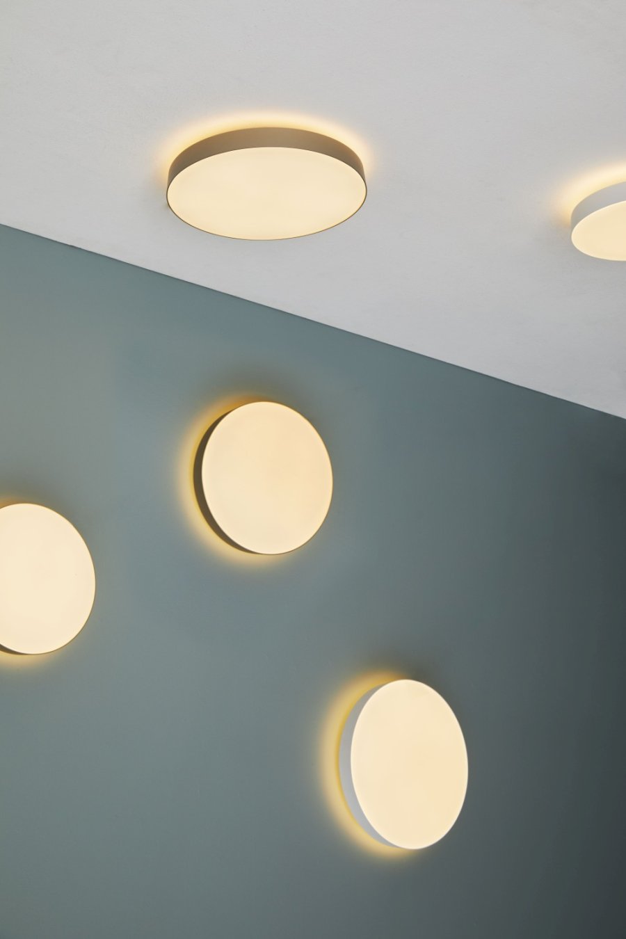 LOOM Design Avela Loft/V�glampe LED �28 cm, Hvid