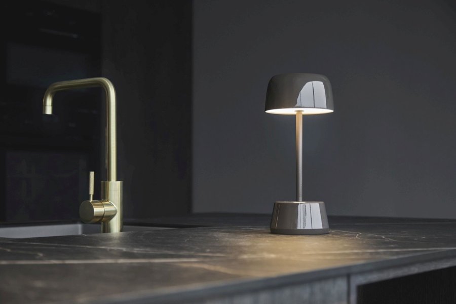 LOOM Design Dexter Bordlampe LED H30 cm, Smoked Brownie