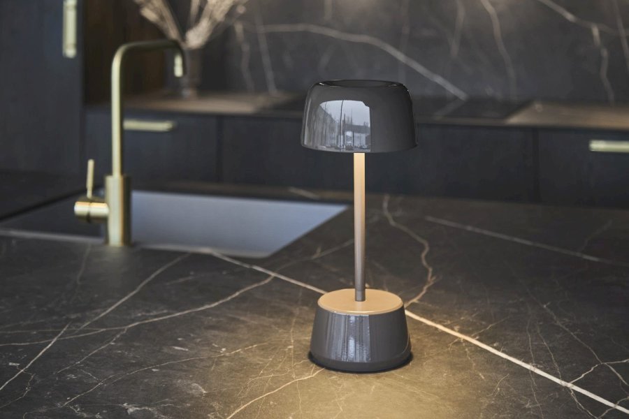 LOOM Design Dexter Bordlampe LED H30 cm, Smoked Brownie