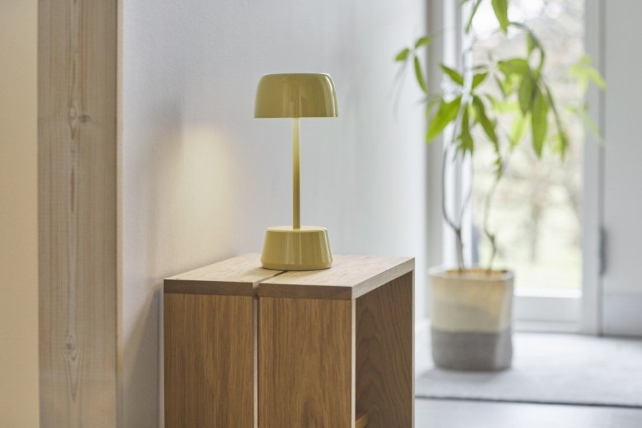 LOOM Design Dexter Bordlampe LED H30 cm, Sunet Curry