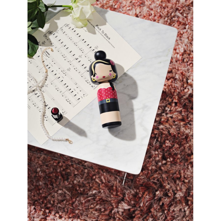 Lucie Kaas Kokeshi Amy H17 cm, Malet Tr