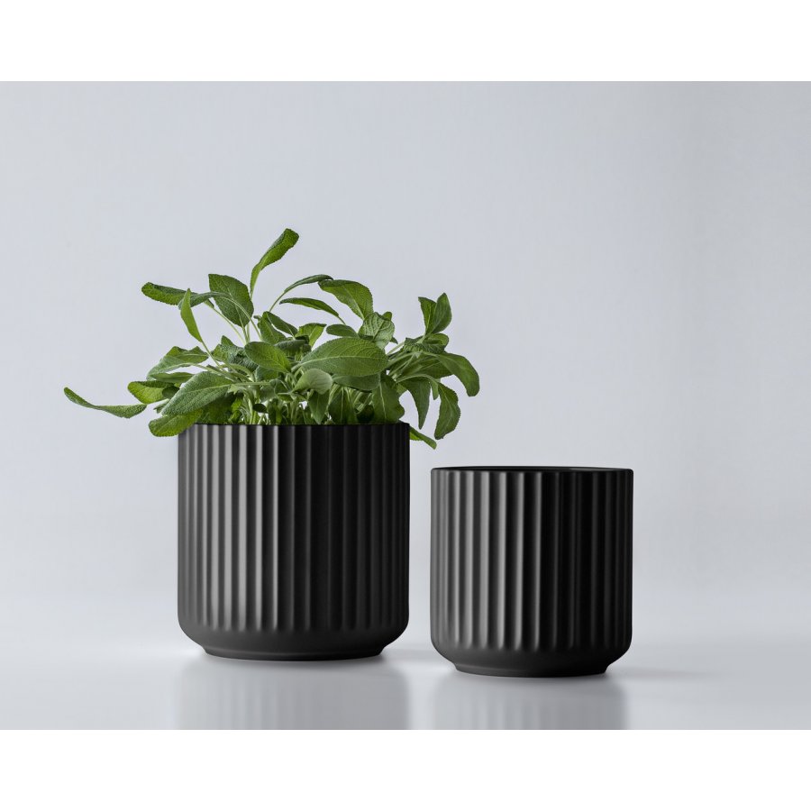 Lyngby urtepotte 14cm, mat sort