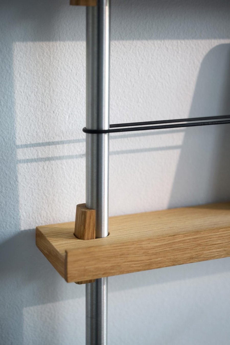 MOEBE Zeitschriftenständer 180x85 cm, Eiche/Edelstahl
