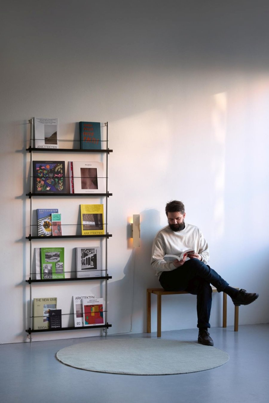 MOEBE Zeitschriftenstnder 180x162 cm, Schwarz/Edelstahl