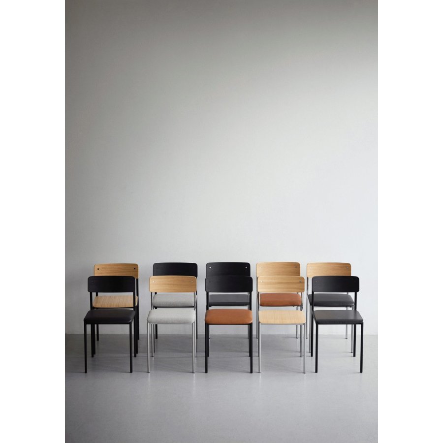 MOEBE Offset Stol H76,5 cm, Olieret Eg